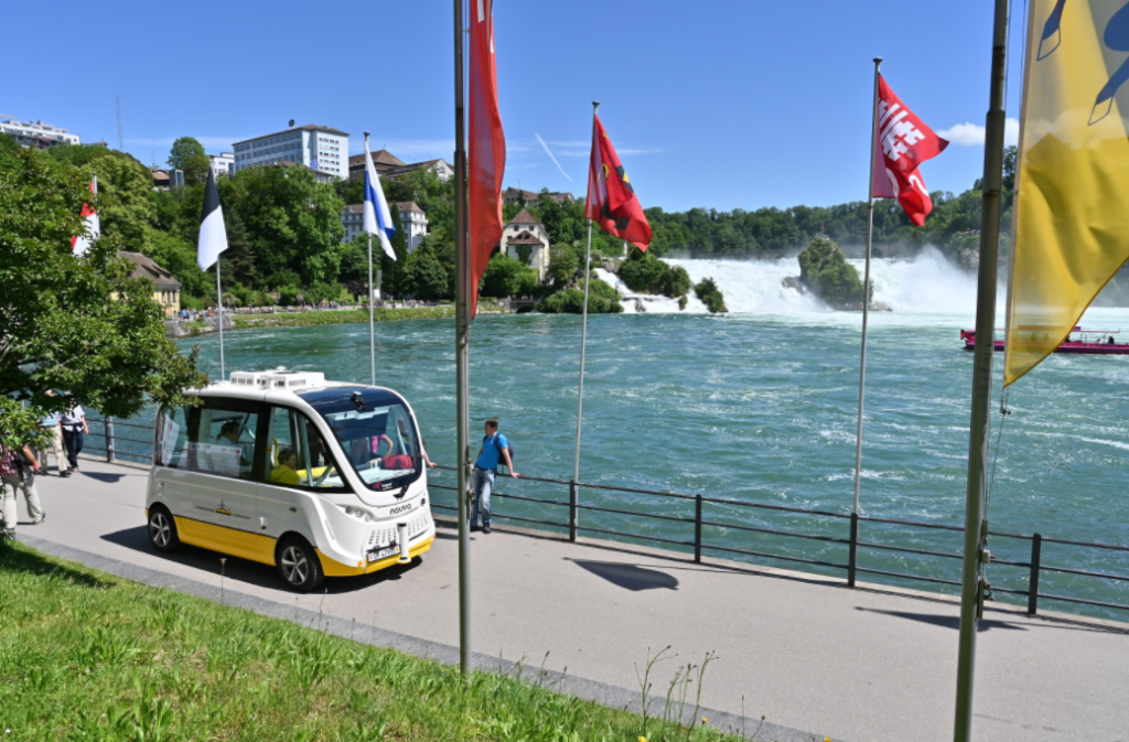 Selbstfahrender Bus zum Rheinfall – Smart City Schaffhausen